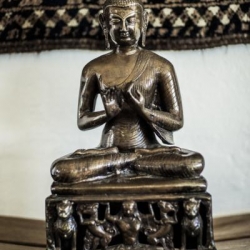 Buddhist statues, shrines and icons_10