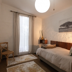 Lodge - B_1