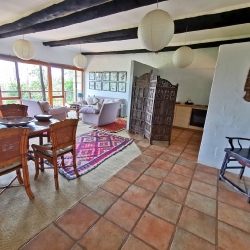 H: House with lounge and a double bed en-suite with valley view_2