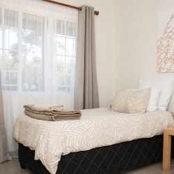 I: Phezulu - room in a shared house, shared bathroom (females only)_10
