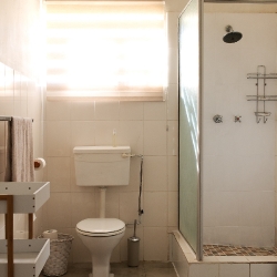 I: Phezulu - room in a shared house, shared bathroom (females only)_3