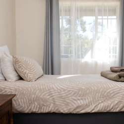 I: Phezulu - room in a shared house, shared bathroom (females only)_9