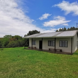 Type I: Garden Cottage with lounge, kitchenette, verandah and 2 x 1 bedded rooms_1