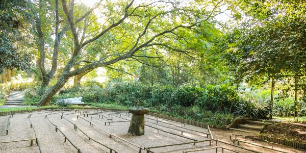 labyrinth buddhist retreat centre cflores