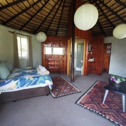 Type J: Garden Thatched Bungalow en-suite with double-bed and views_3